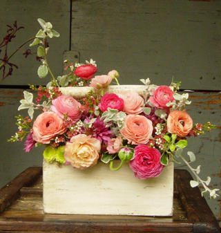 multicoloured centrepiece 4 Wedding Planning Advice   Finding A Florist