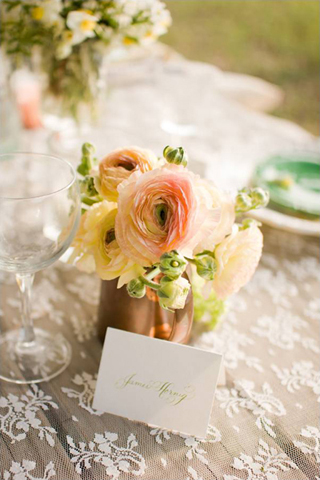 peach centrepiece 4 Wedding Planning Advice   Finding A Florist