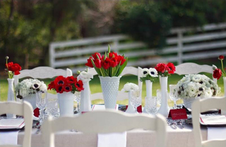 red centrepiece 4 Wedding Planning Advice   Finding A Florist
